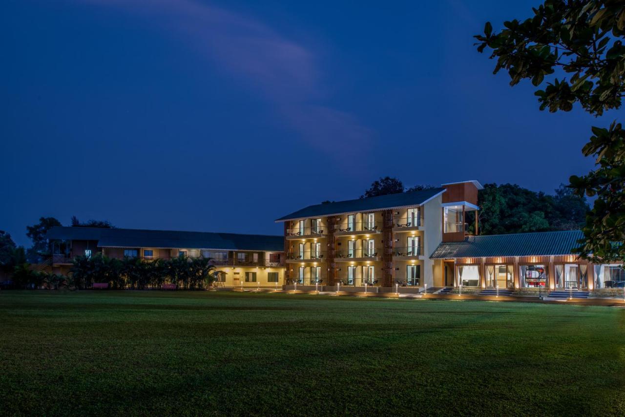 Paramount Riverfront Resort & Spa, Karjat Exterior photo