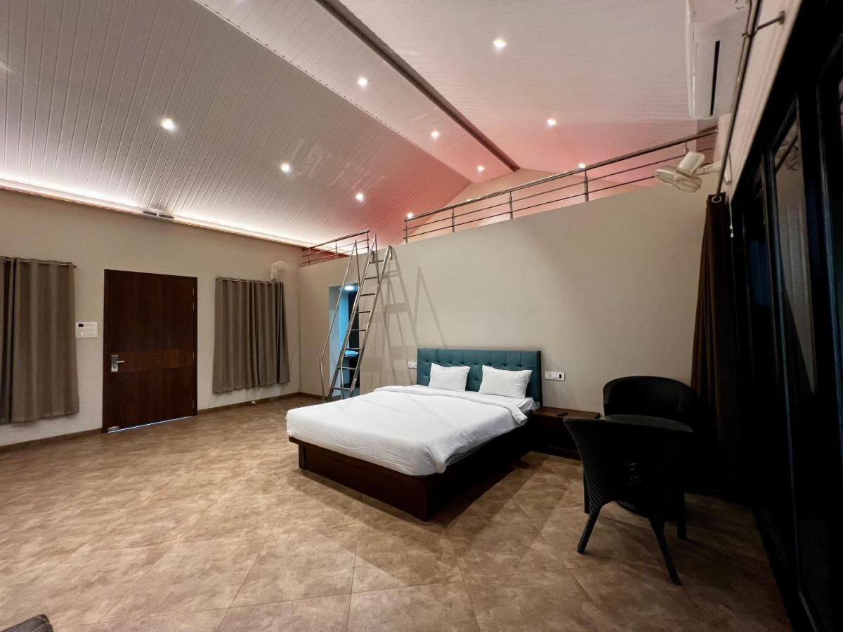 Paramount Riverfront Resort & Spa, Karjat Exterior photo